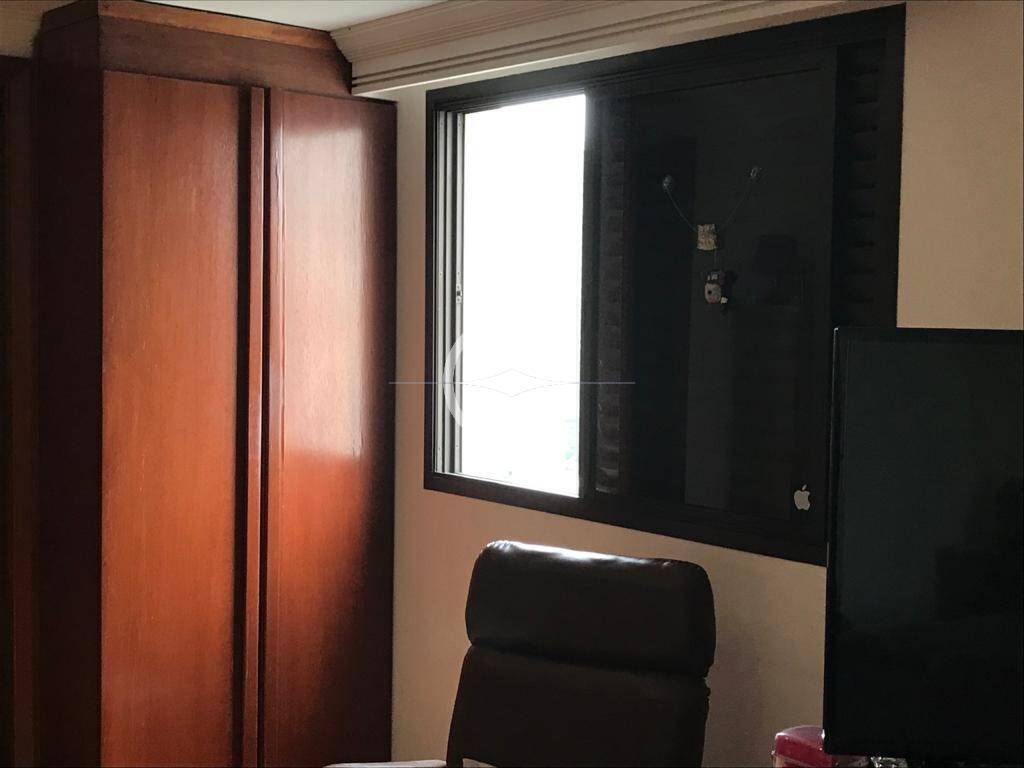 Apartamento à venda com 3 quartos, 197m² - Foto 13