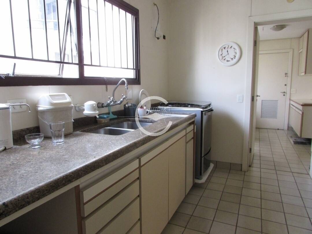 Apartamento para alugar com 3 quartos, 245m² - Foto 27