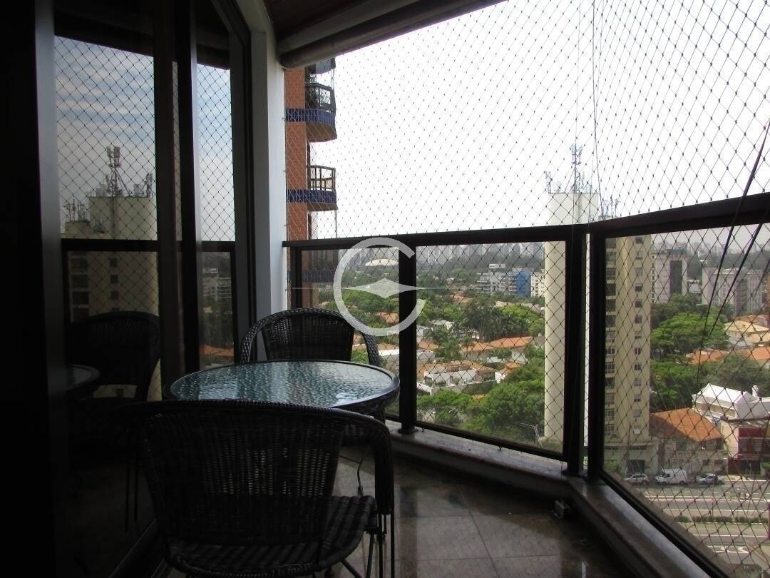 Apartamento para alugar com 3 quartos, 245m² - Foto 2