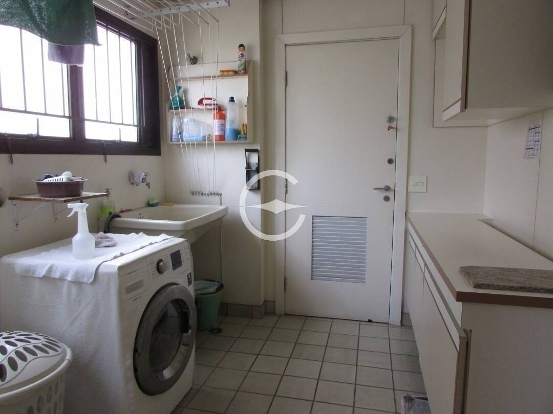 Apartamento para alugar com 3 quartos, 245m² - Foto 29