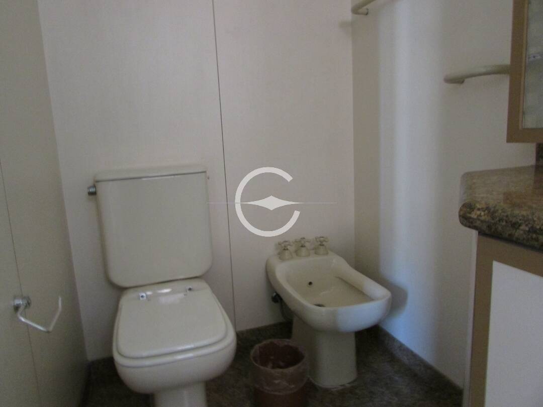 Apartamento para alugar com 3 quartos, 245m² - Foto 9