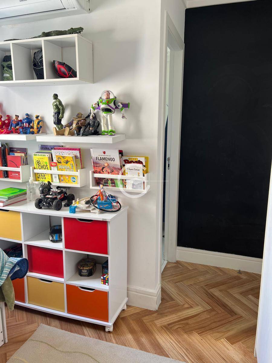 Apartamento à venda com 3 quartos, 154m² - Foto 18