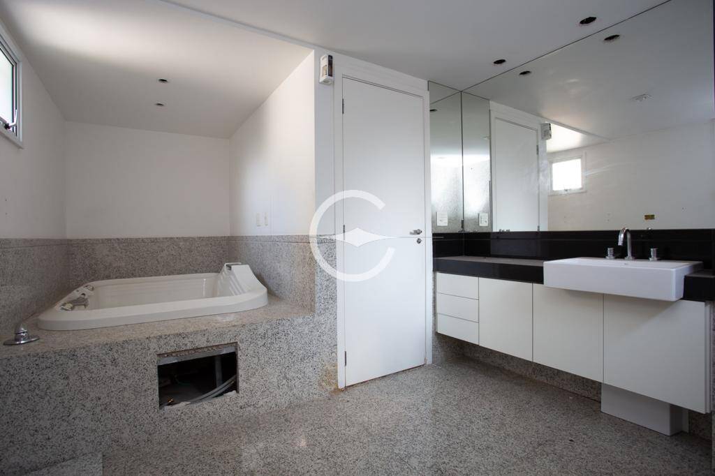 Apartamento para alugar com 5 quartos, 356m² - Foto 10