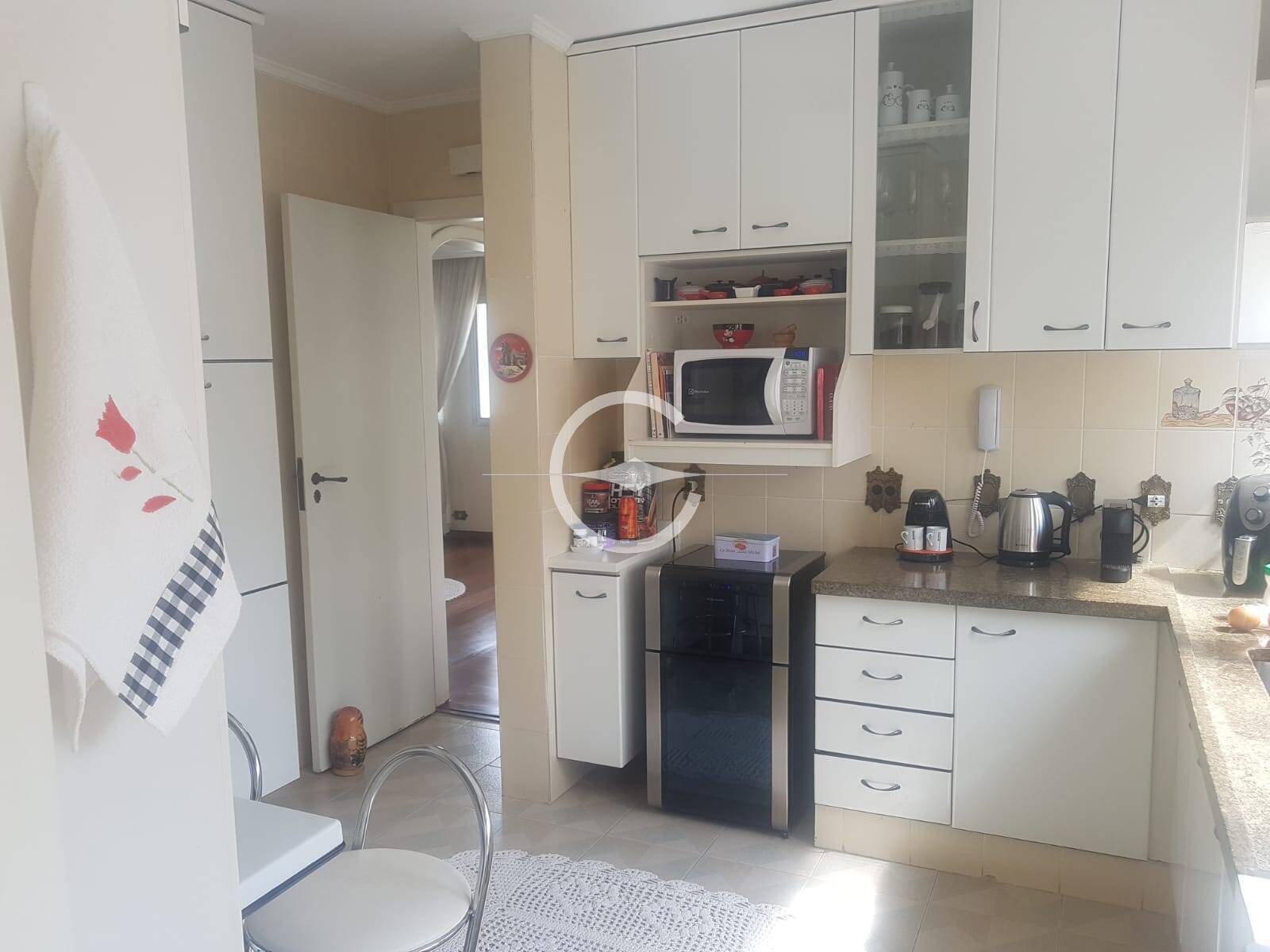 Apartamento à venda com 3 quartos, 198m² - Foto 7