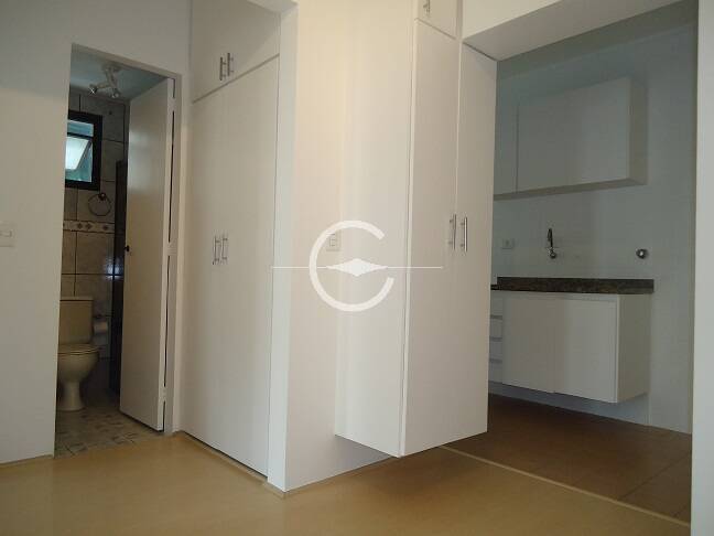 Apartamento à venda com 1 quarto, 40m² - Foto 2