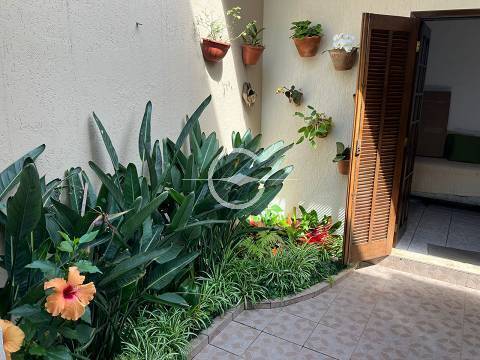 Casa à venda e aluguel com 3 quartos, 180m² - Foto 5