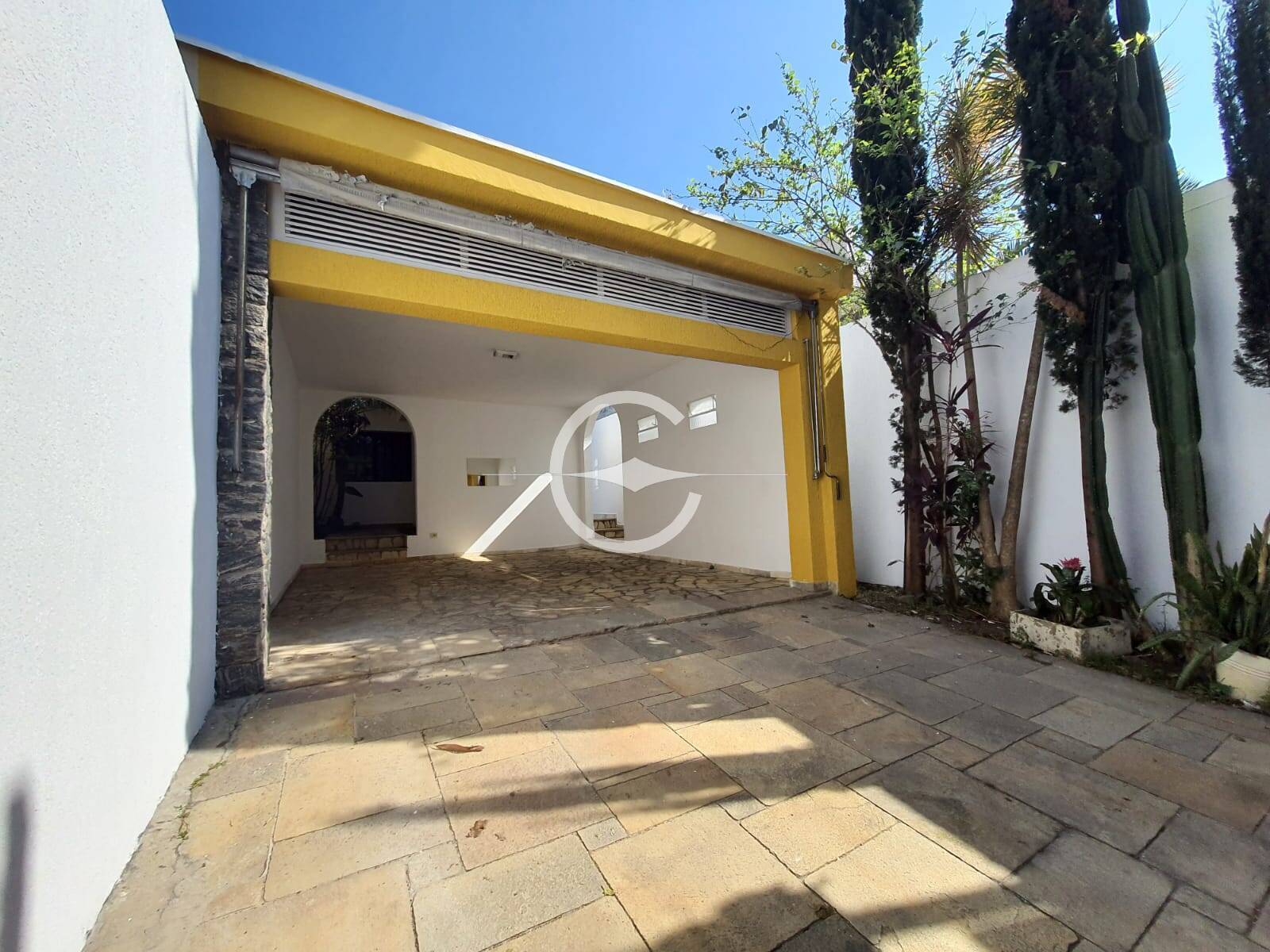 Casa para alugar com 5 quartos, 200m² - Foto 3