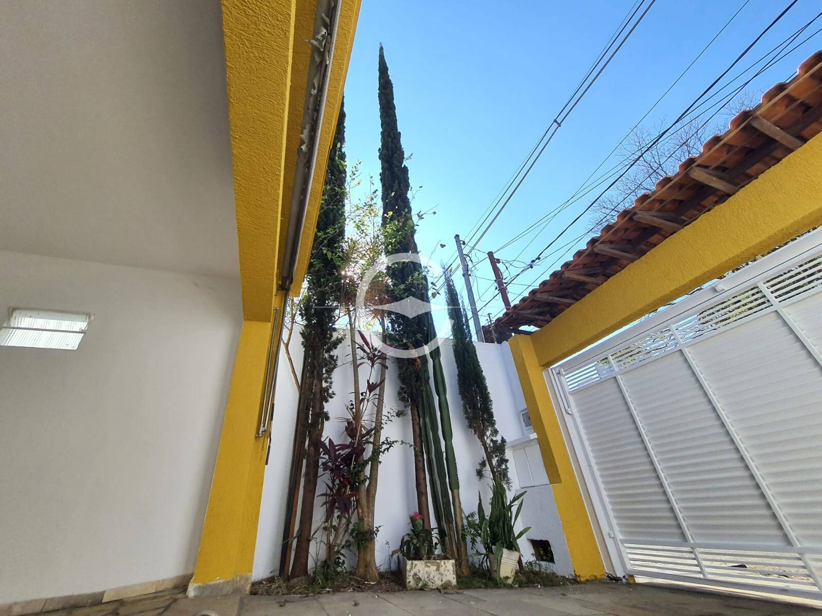 Casa para alugar com 5 quartos, 200m² - Foto 4