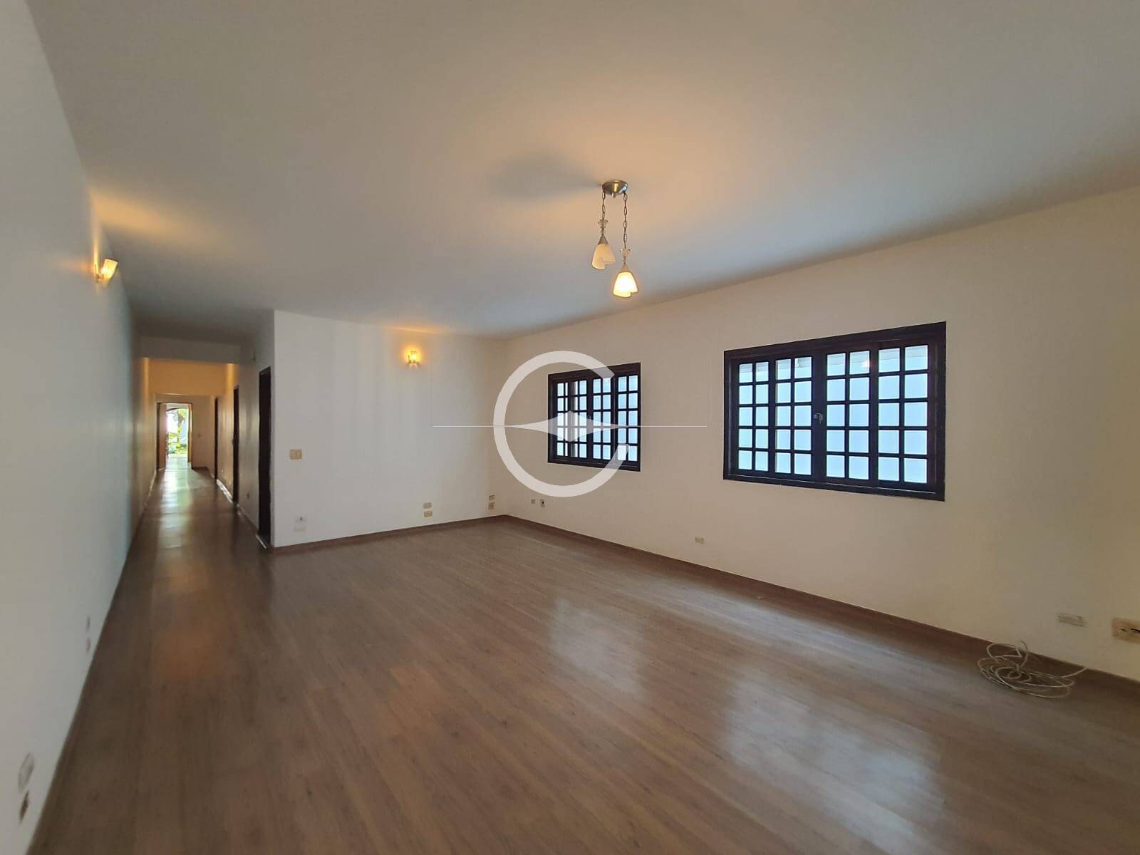 Casa para alugar com 5 quartos, 200m² - Foto 9