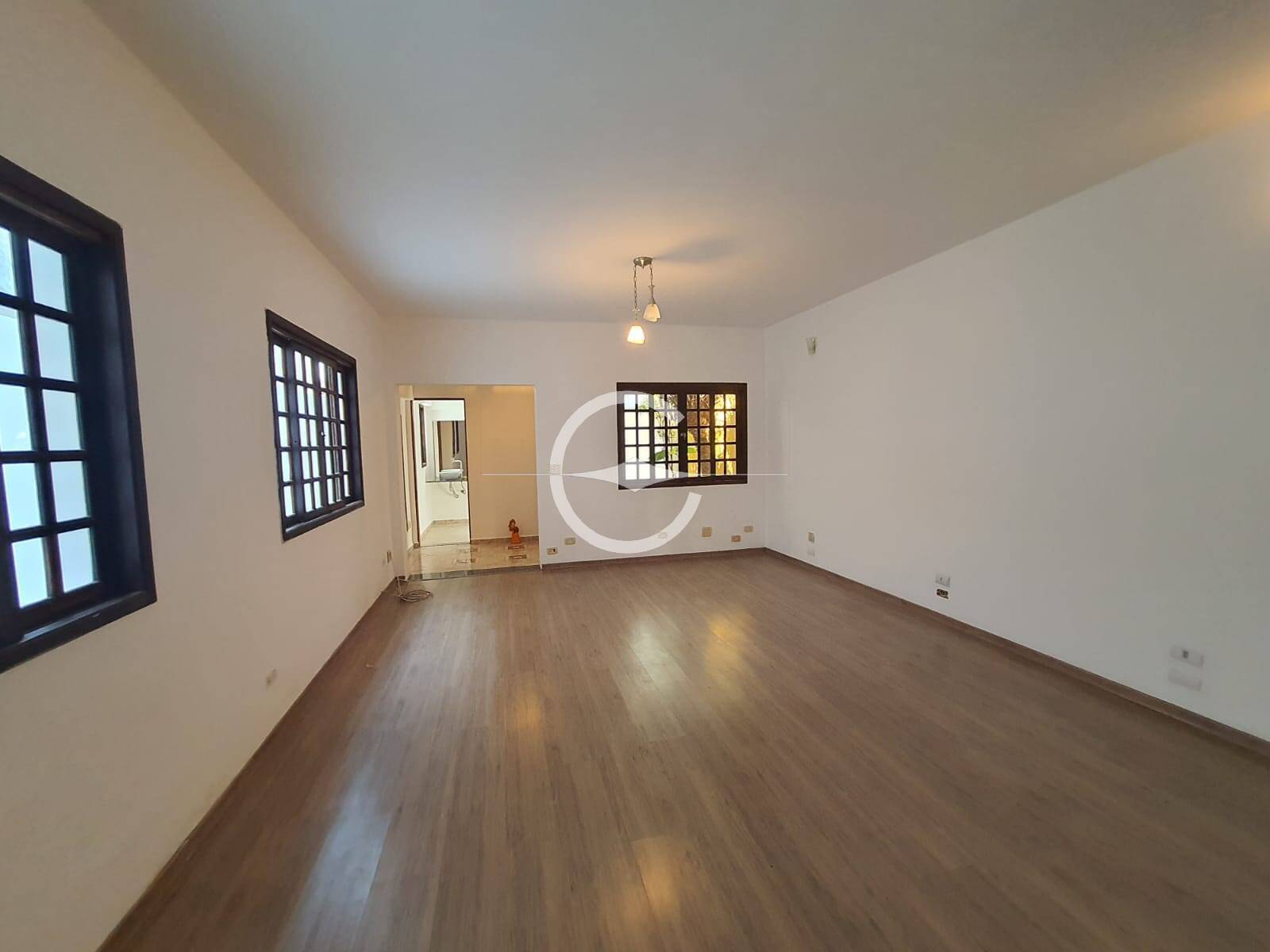 Casa para alugar com 5 quartos, 200m² - Foto 10