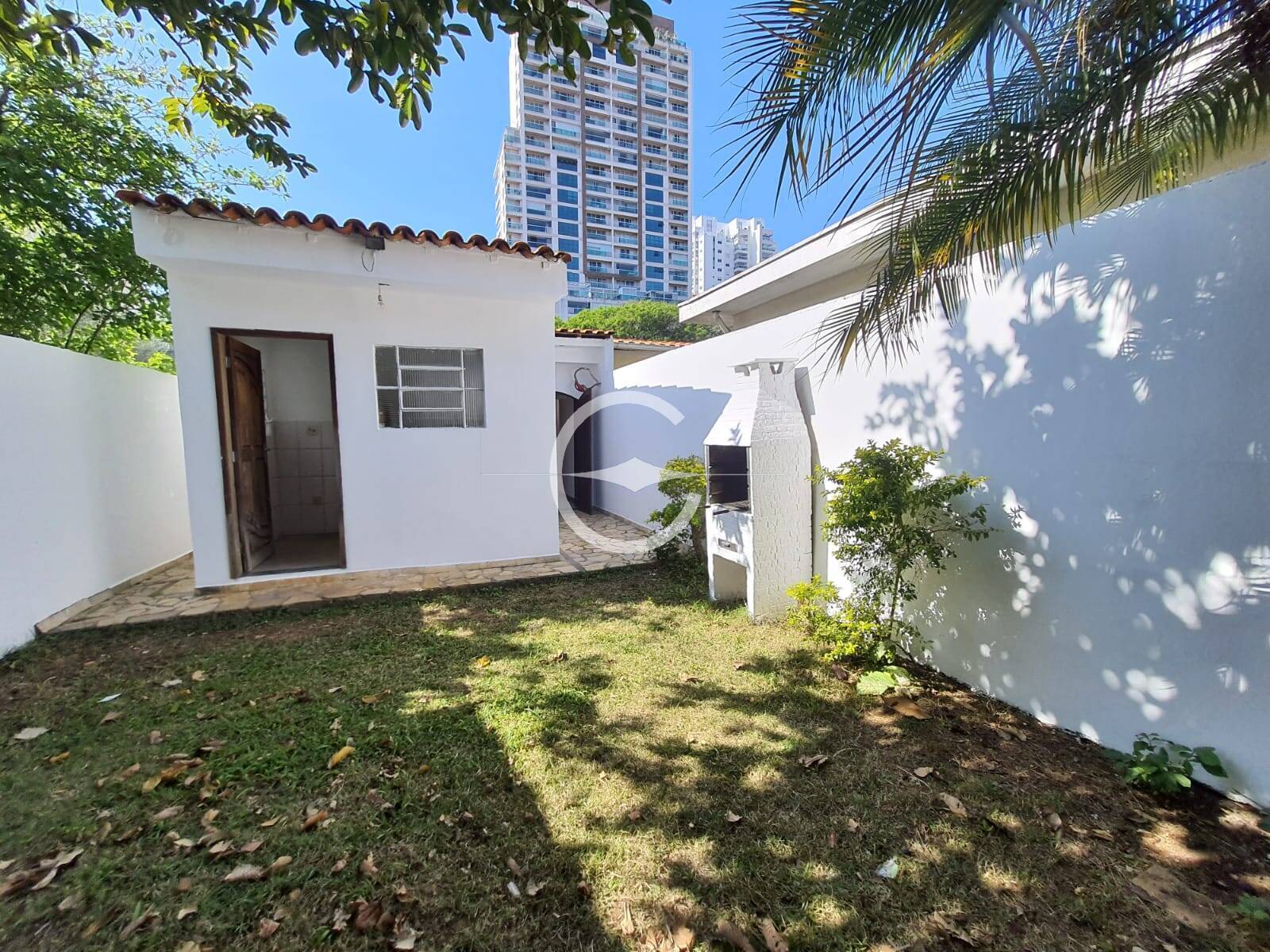 Casa para alugar com 5 quartos, 200m² - Foto 16