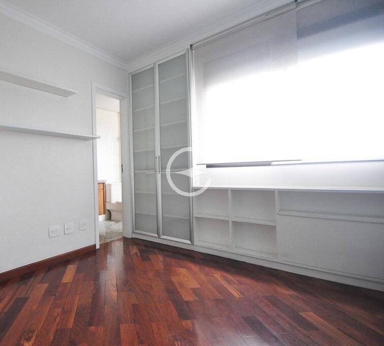 Apartamento à venda com 4 quartos, 220m² - Foto 15