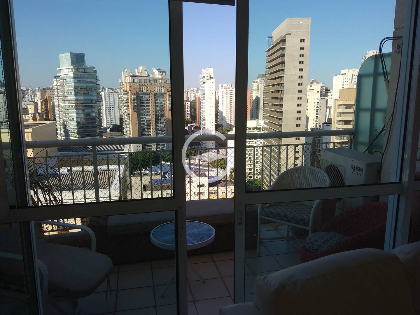 Apartamento para alugar com 2 quartos, 113m² - Foto 10