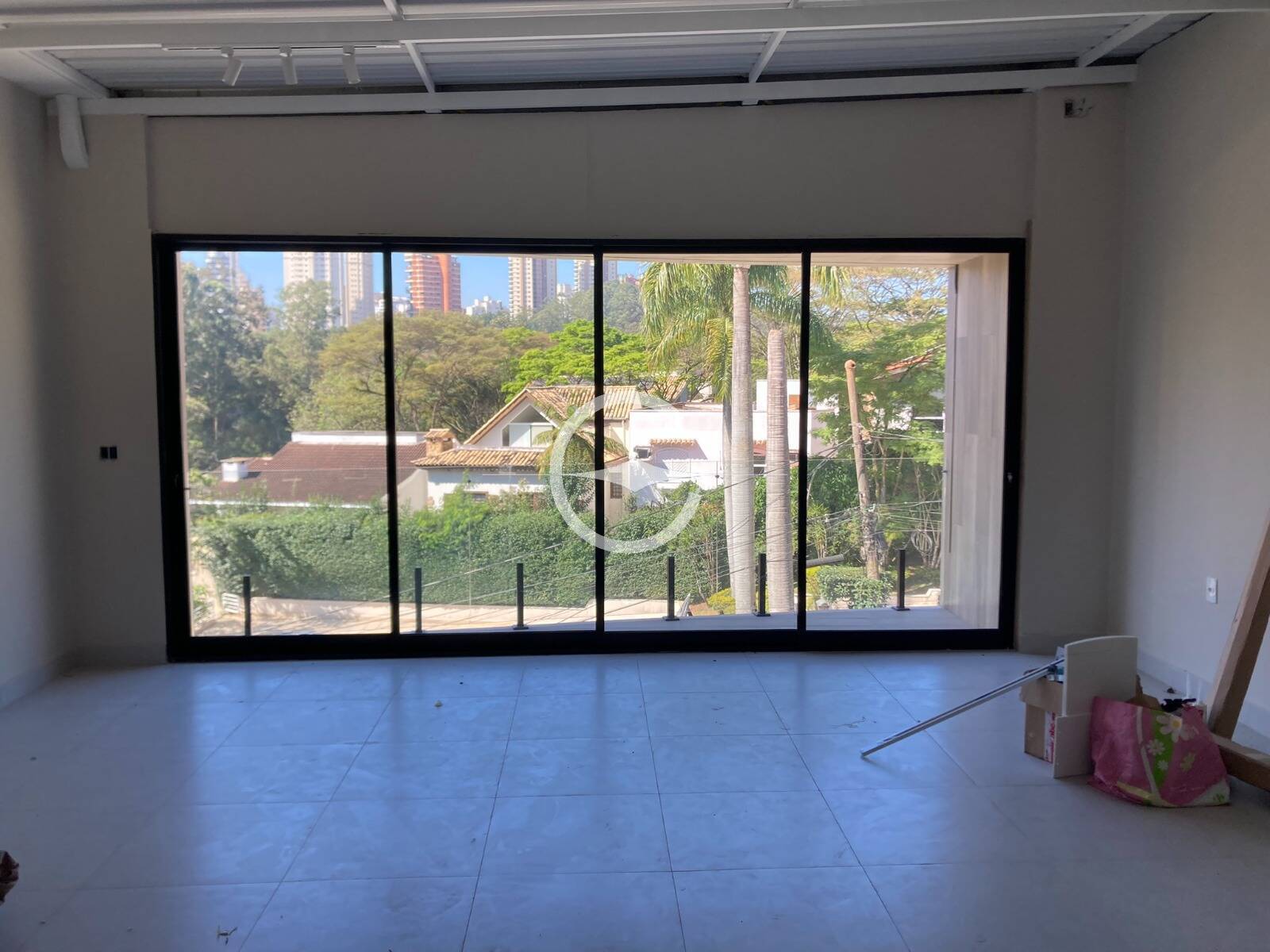 Casa à venda e aluguel com 4 quartos, 210m² - Foto 3