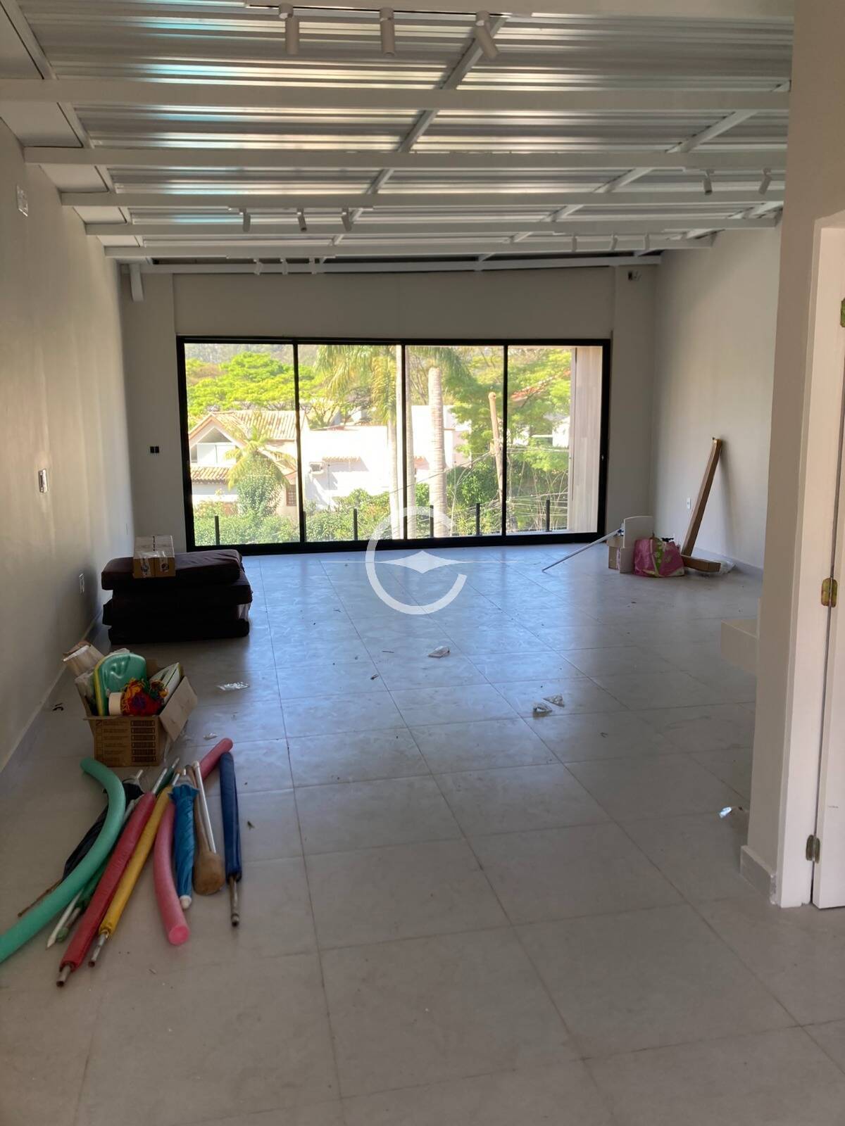 Casa à venda e aluguel com 4 quartos, 210m² - Foto 4