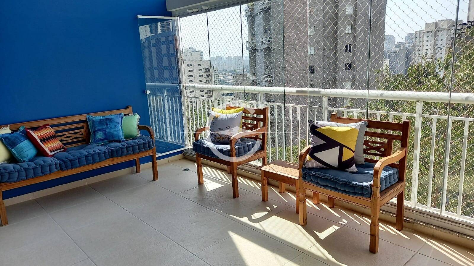 Apartamento à venda com 4 quartos, 238m² - Foto 2