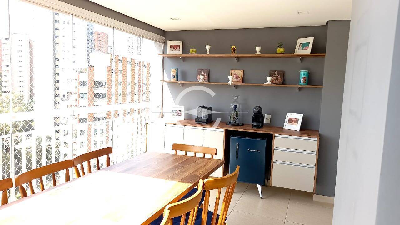 Apartamento à venda com 4 quartos, 238m² - Foto 3