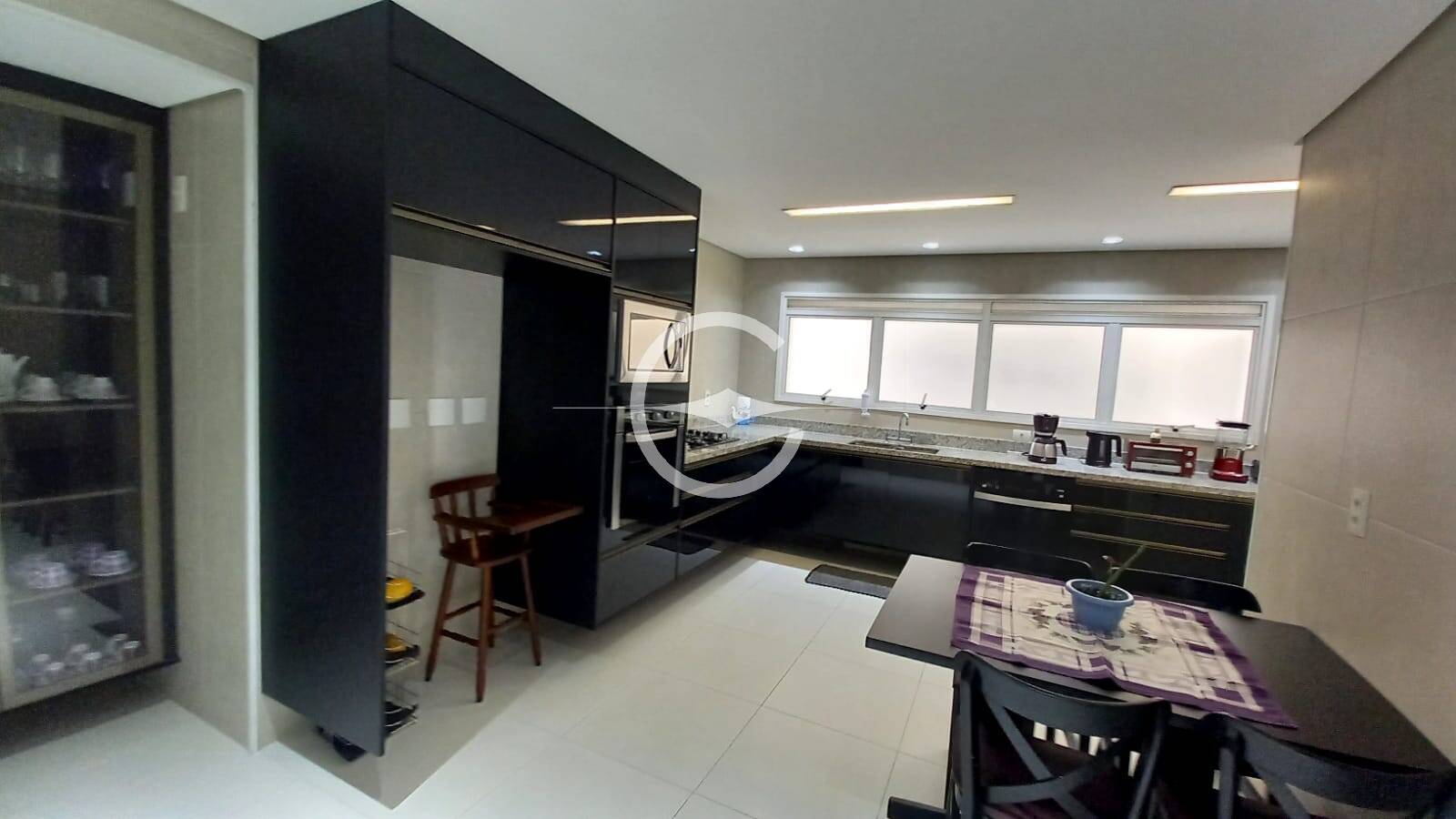 Apartamento à venda com 4 quartos, 238m² - Foto 12