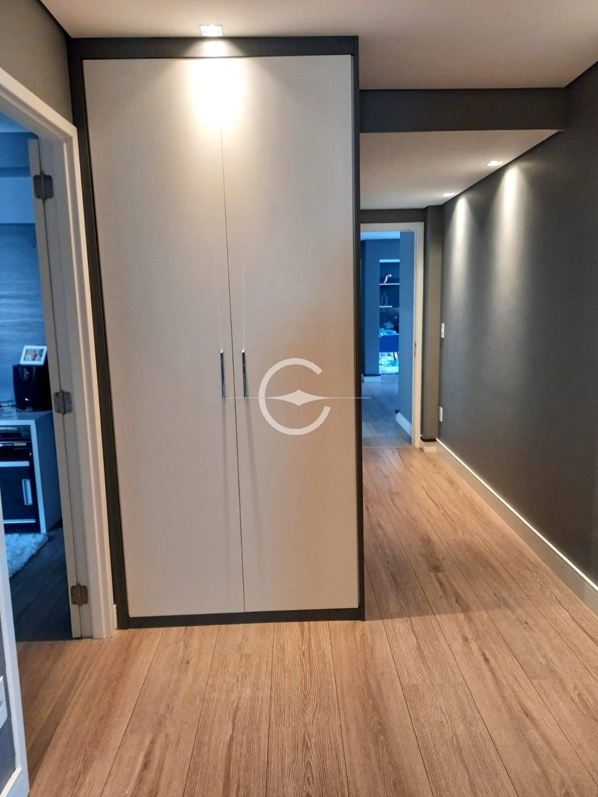 Apartamento à venda com 4 quartos, 238m² - Foto 25