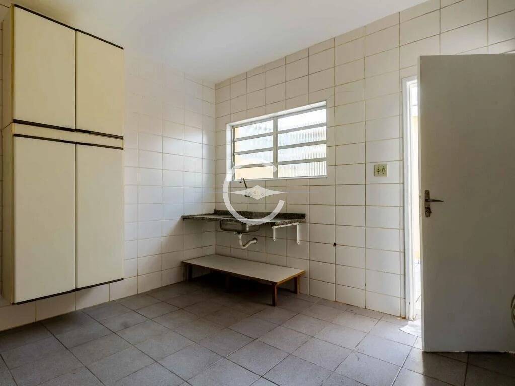 Casa à venda e aluguel com 2 quartos, 70m² - Foto 2