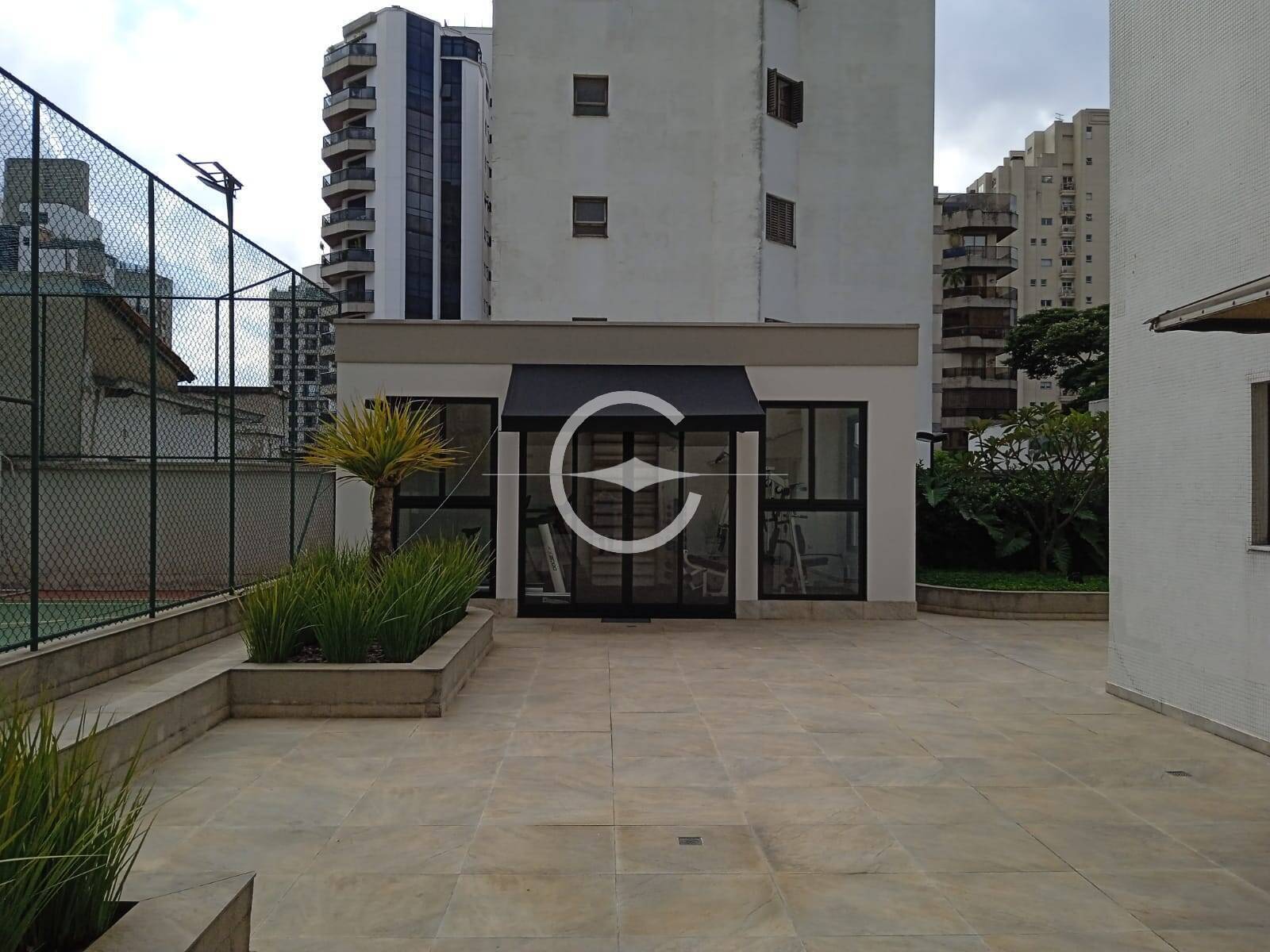 Apartamento à venda com 4 quartos, 220m² - Foto 47