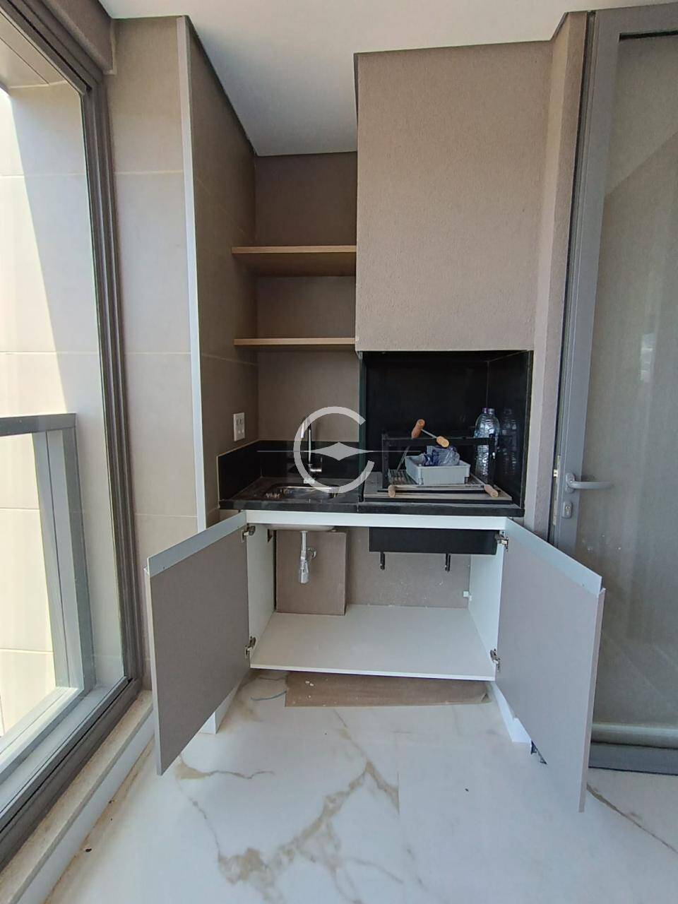 Apartamento à venda e aluguel com 3 quartos, 156m² - Foto 2