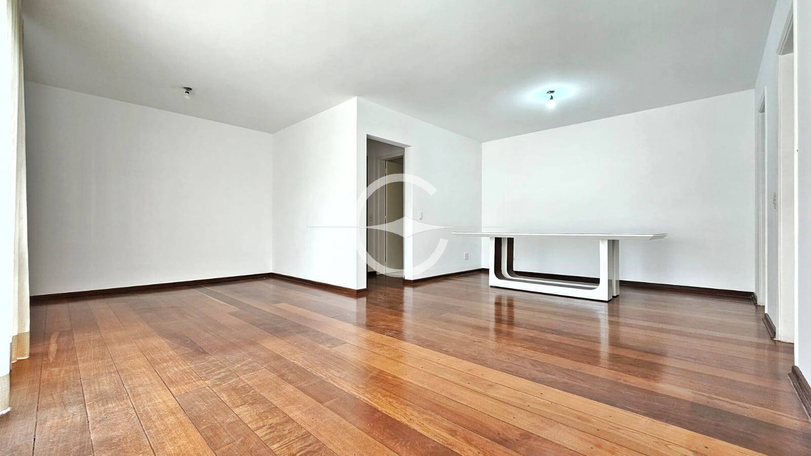 Apartamento à venda com 3 quartos, 122m² - Foto 1