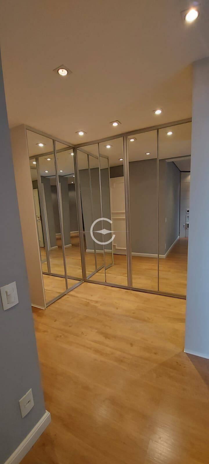 Apartamento à venda com 3 quartos, 240m² - Foto 7