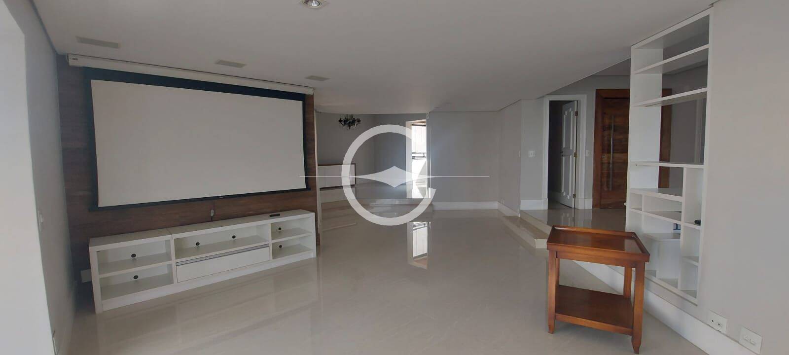 Apartamento à venda com 3 quartos, 240m² - Foto 1