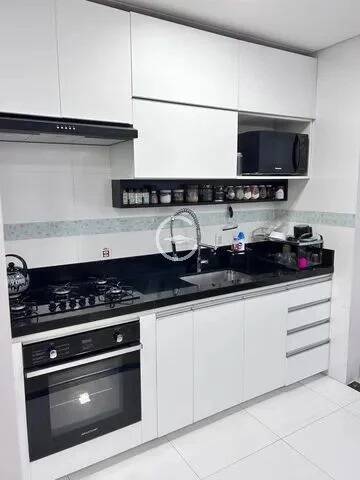 Apartamento à venda com 2 quartos, 61m² - Foto 4