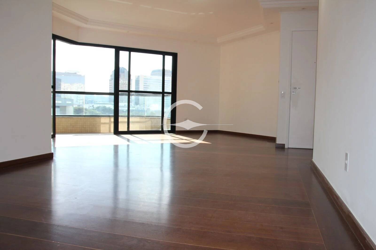 Apartamento à venda com 3 quartos, 127m² - Foto 1