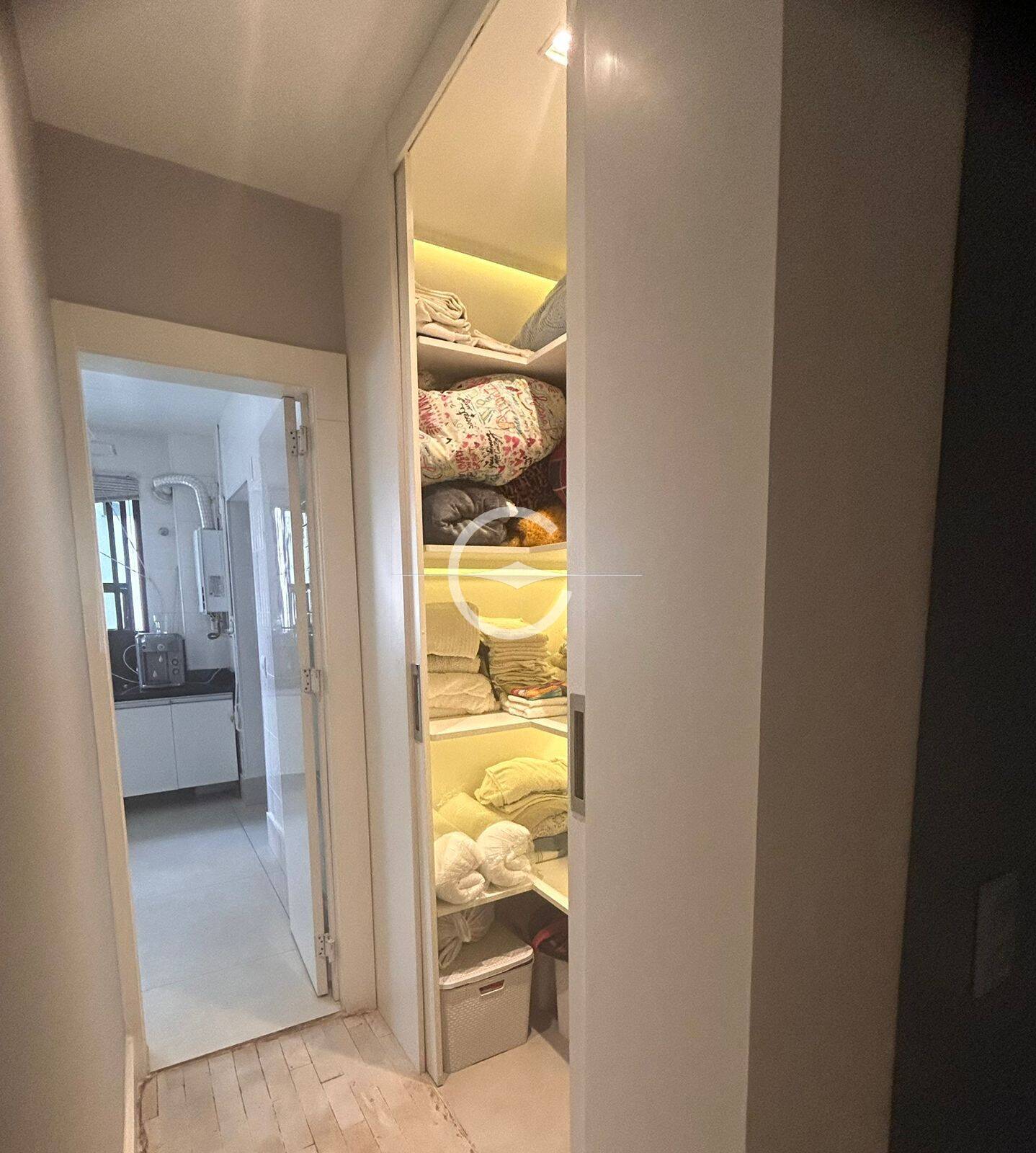 Apartamento à venda e aluguel com 4 quartos, 220m² - Foto 18