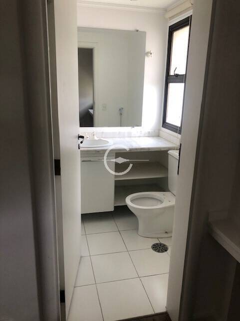 Apartamento para alugar com 4 quartos, 250m² - Foto 8