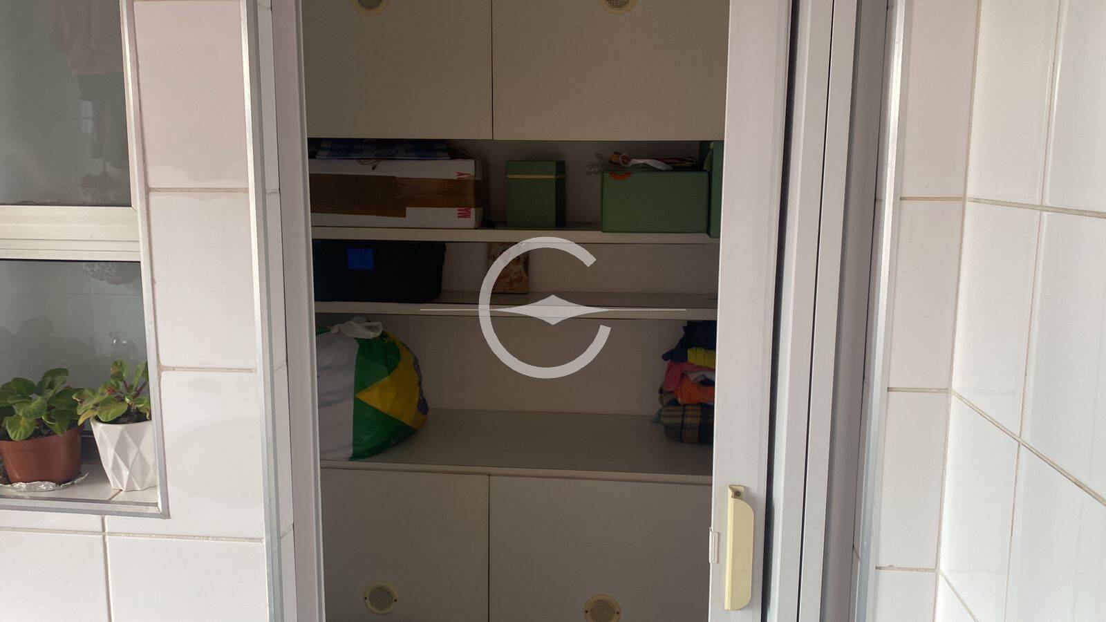 Apartamento à venda com 2 quartos, 75m² - Foto 7