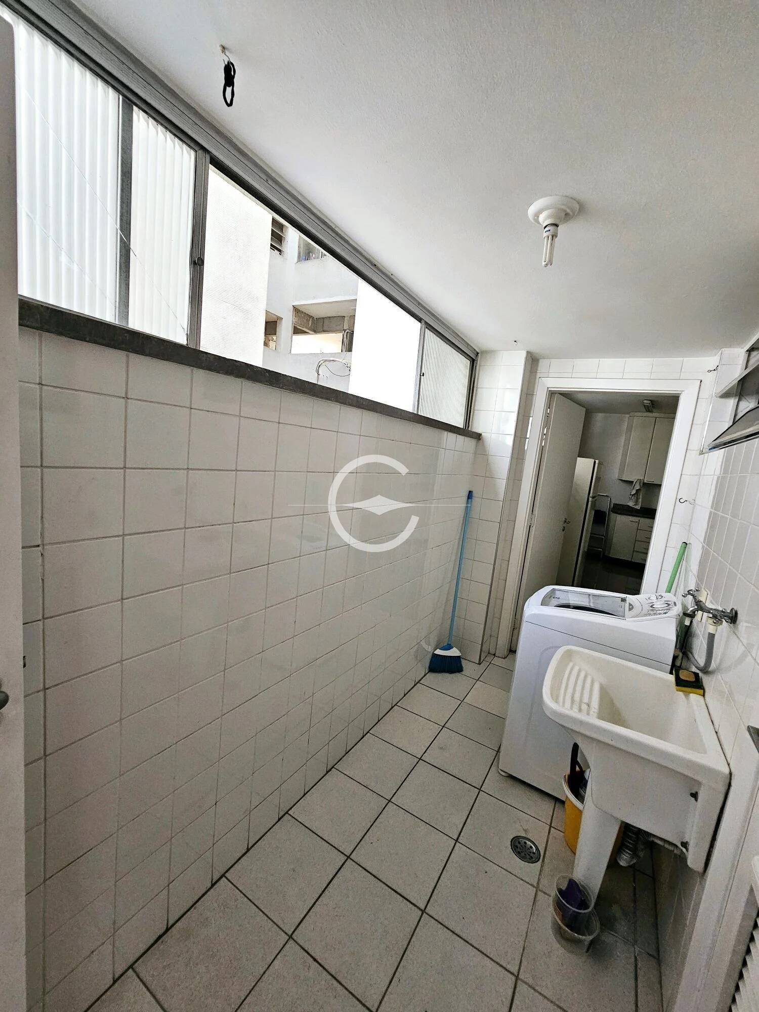 Apartamento à venda com 3 quartos, 134m² - Foto 15