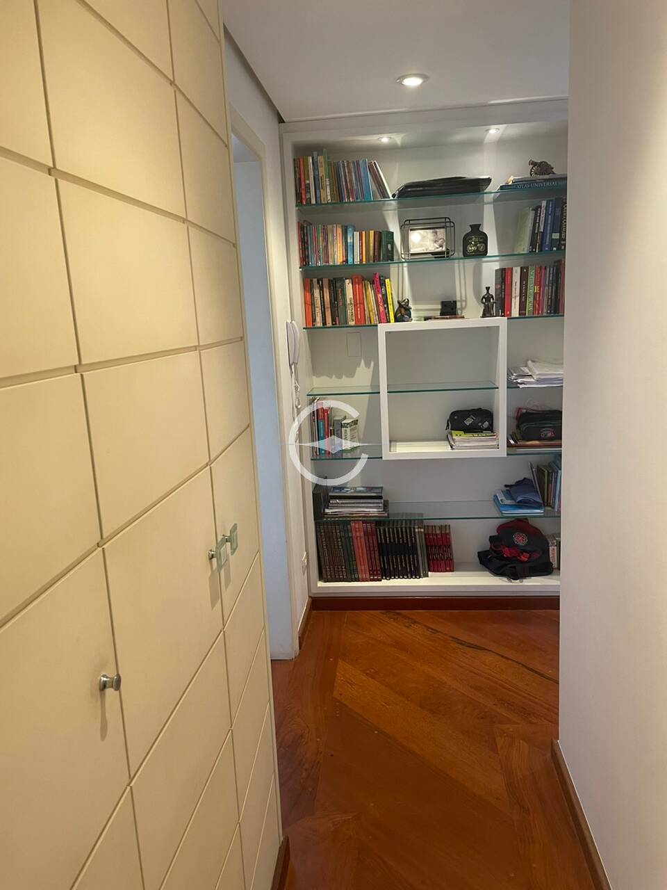 Apartamento à venda com 4 quartos, 200m² - Foto 9