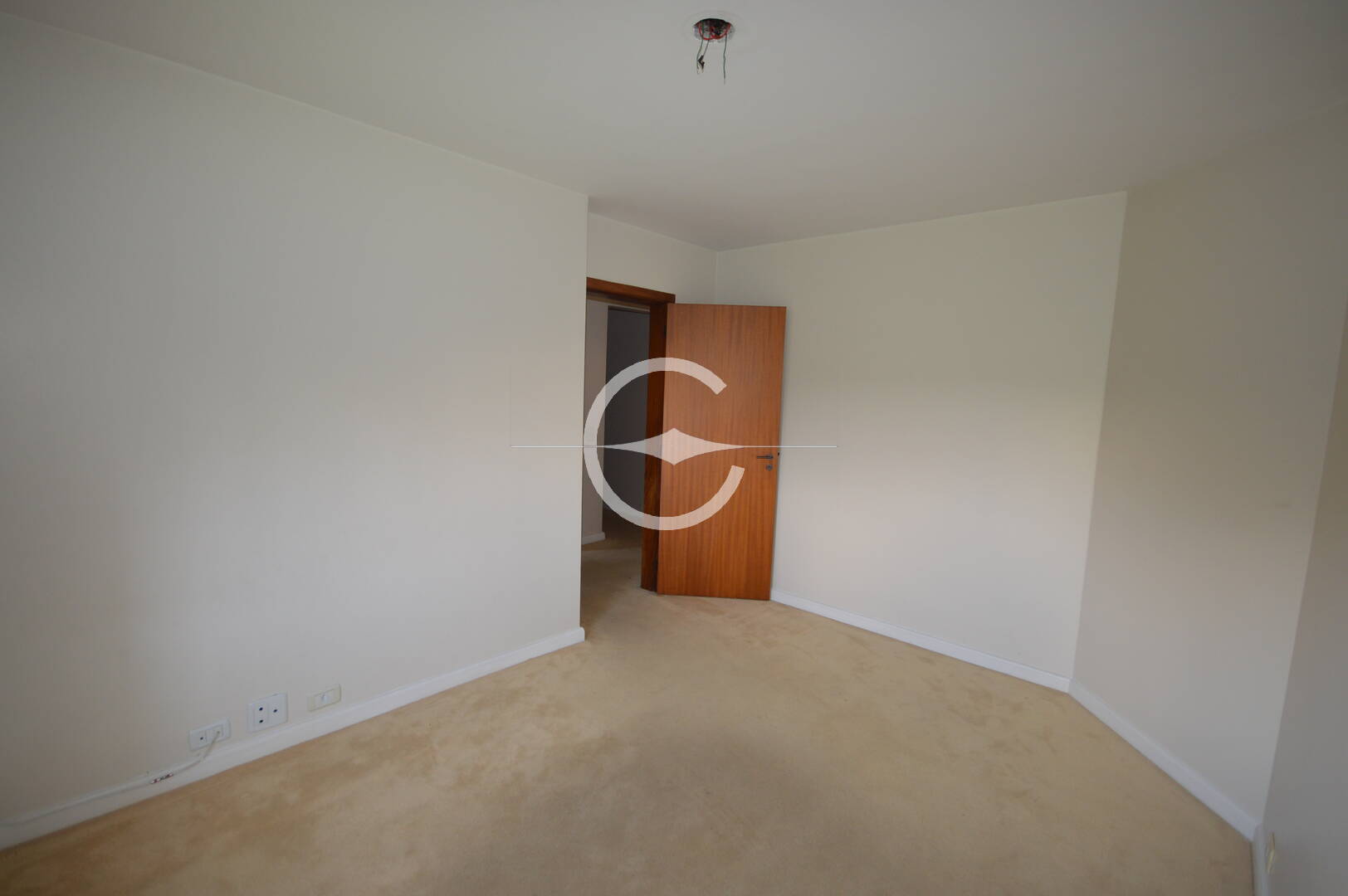 Apartamento à venda com 4 quartos, 196m² - Foto 13