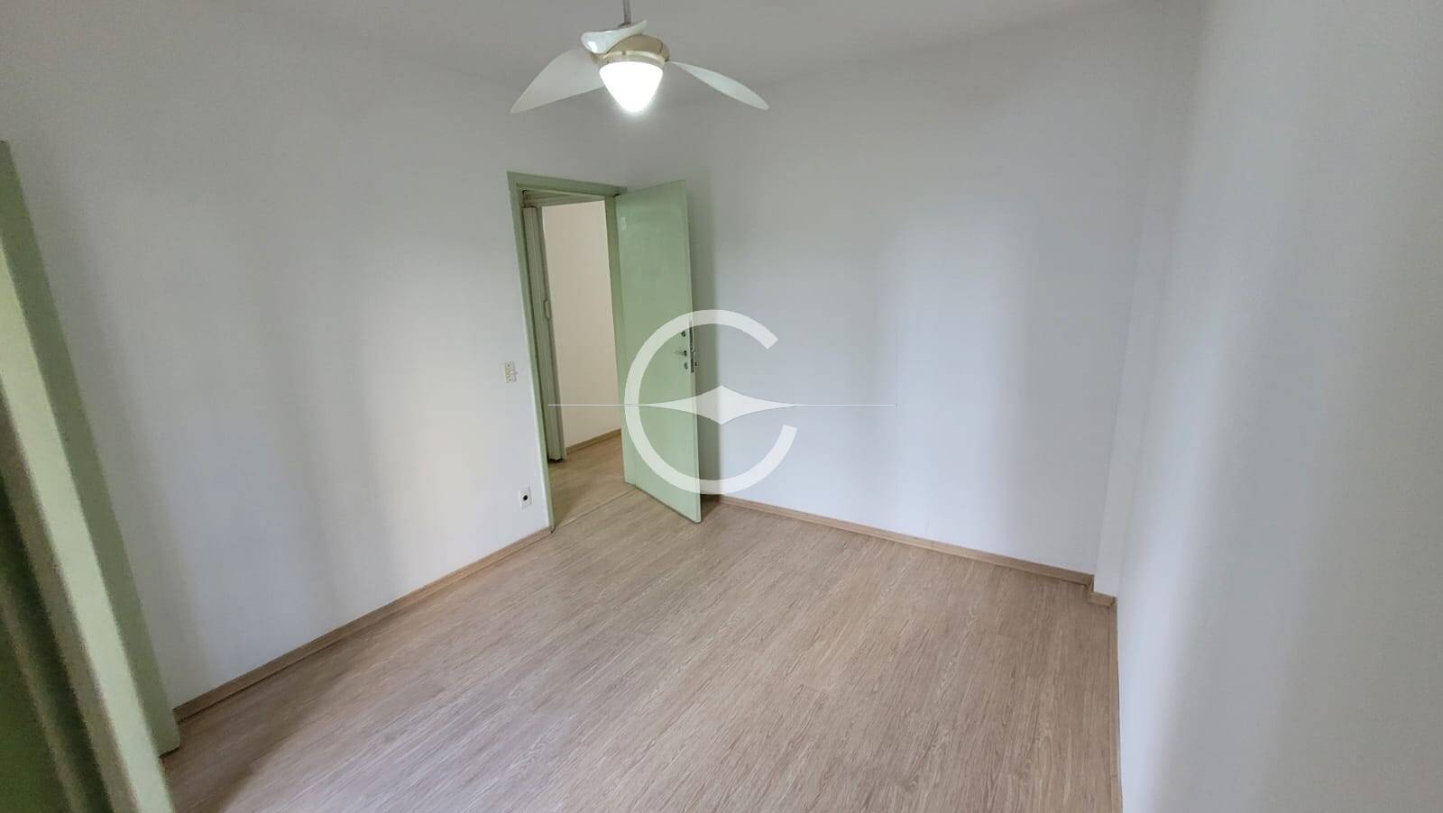 Apartamento à venda com 2 quartos, 72m² - Foto 4