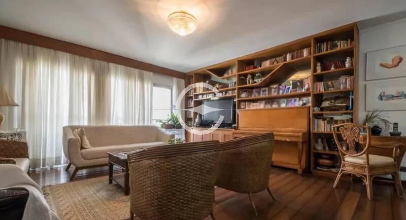 Apartamento à venda com 4 quartos, 170m² - Foto 1