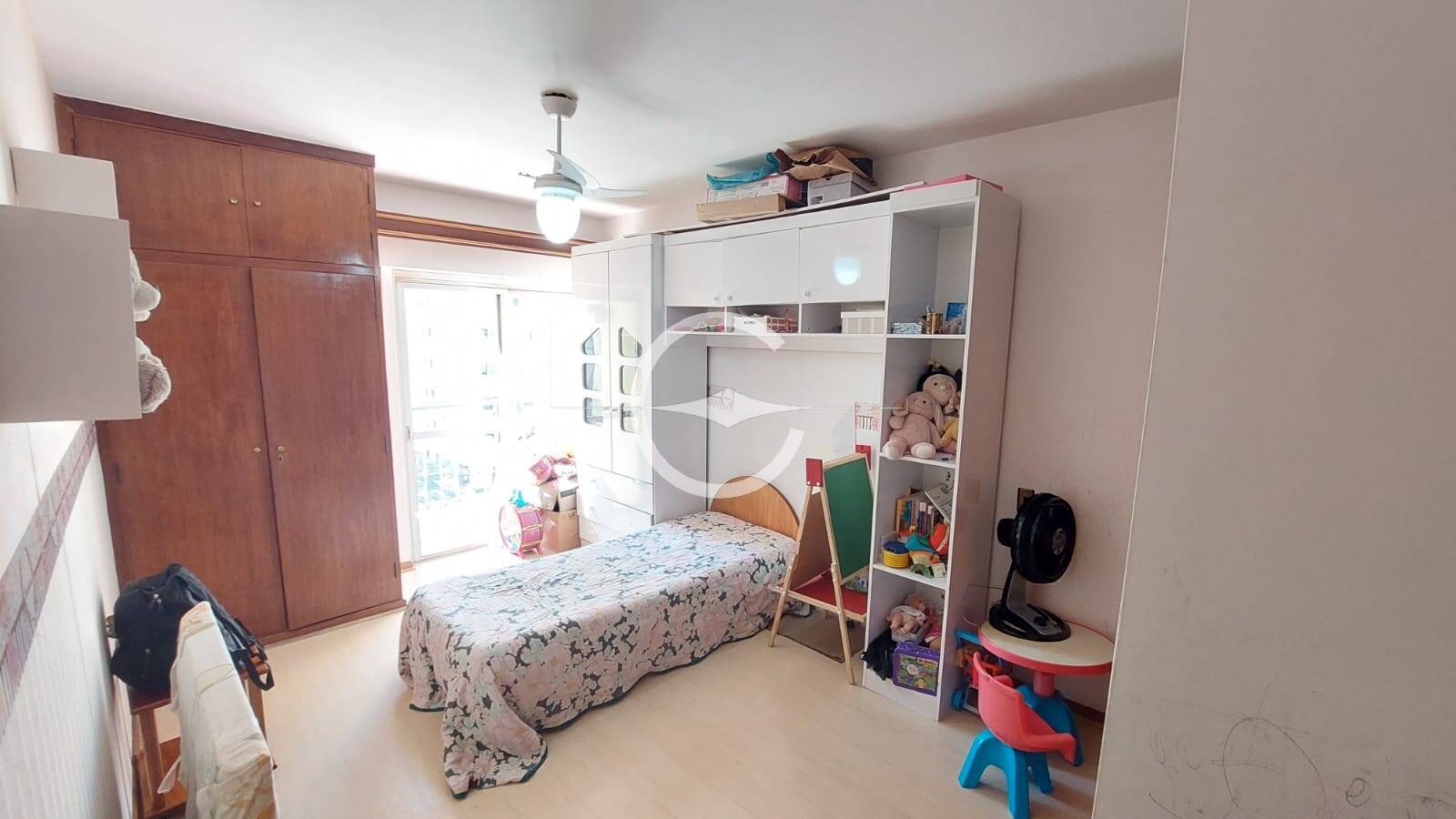 Apartamento à venda com 4 quartos, 158m² - Foto 10