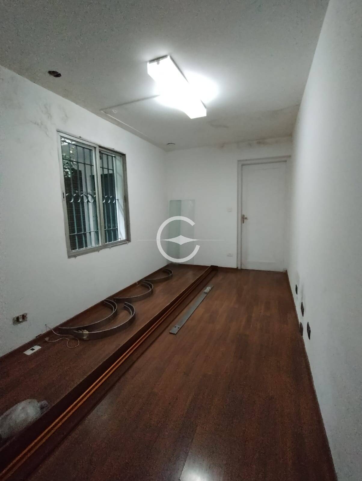 Casa à venda com 3 quartos, 450m² - Foto 1