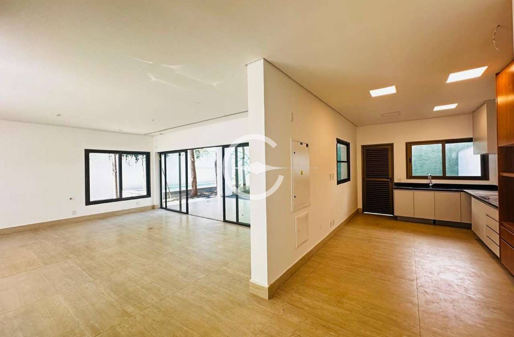 Casa à venda com 4 quartos, 650m² - Foto 14