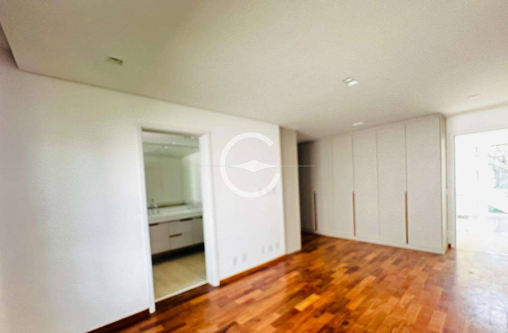 Casa à venda com 4 quartos, 650m² - Foto 18