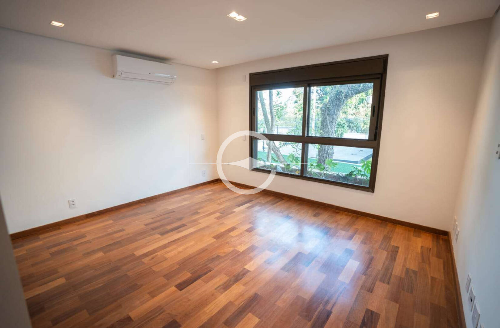 Casa à venda com 4 quartos, 650m² - Foto 23