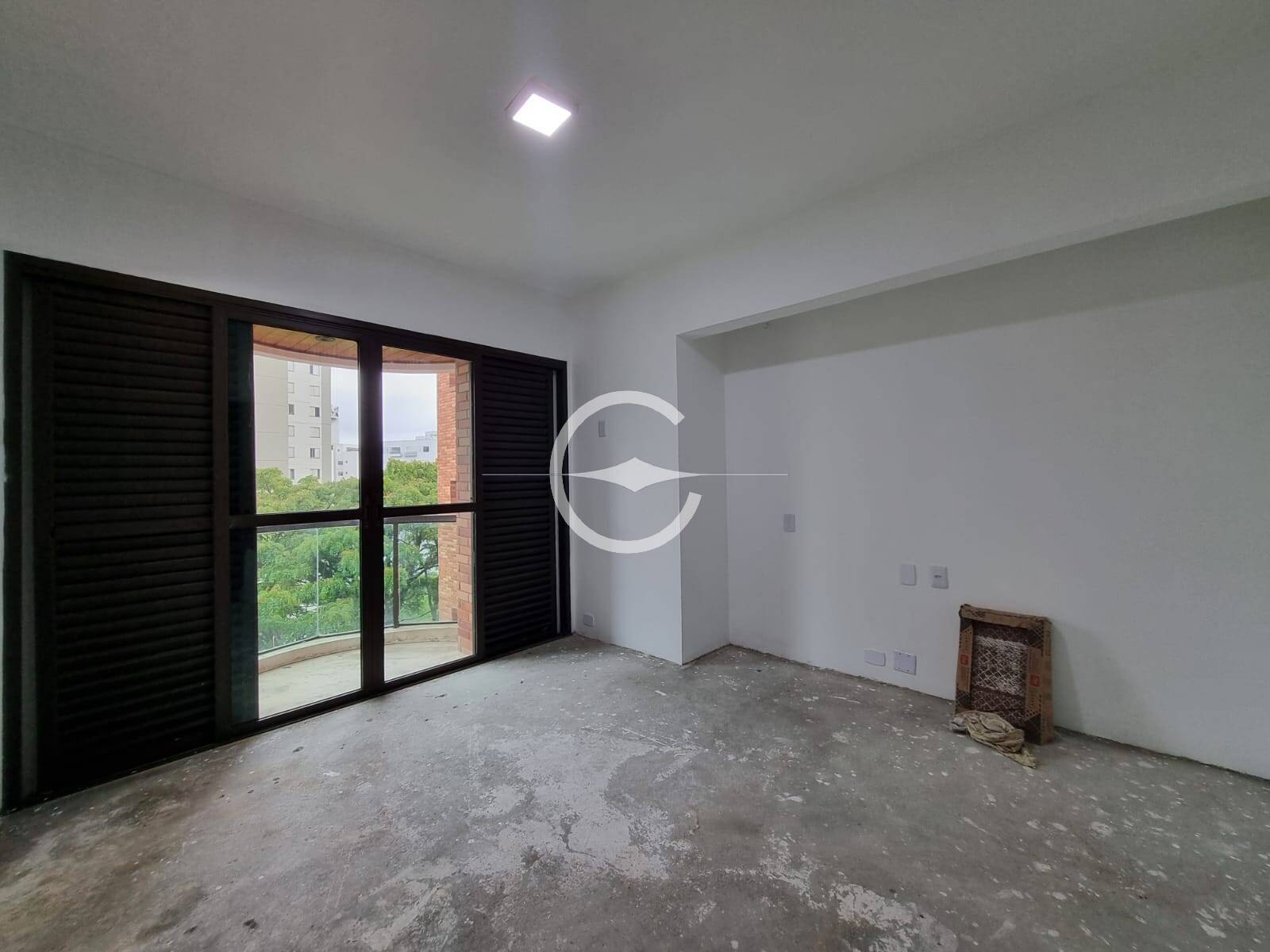 Apartamento à venda com 4 quartos, 236m² - Foto 17