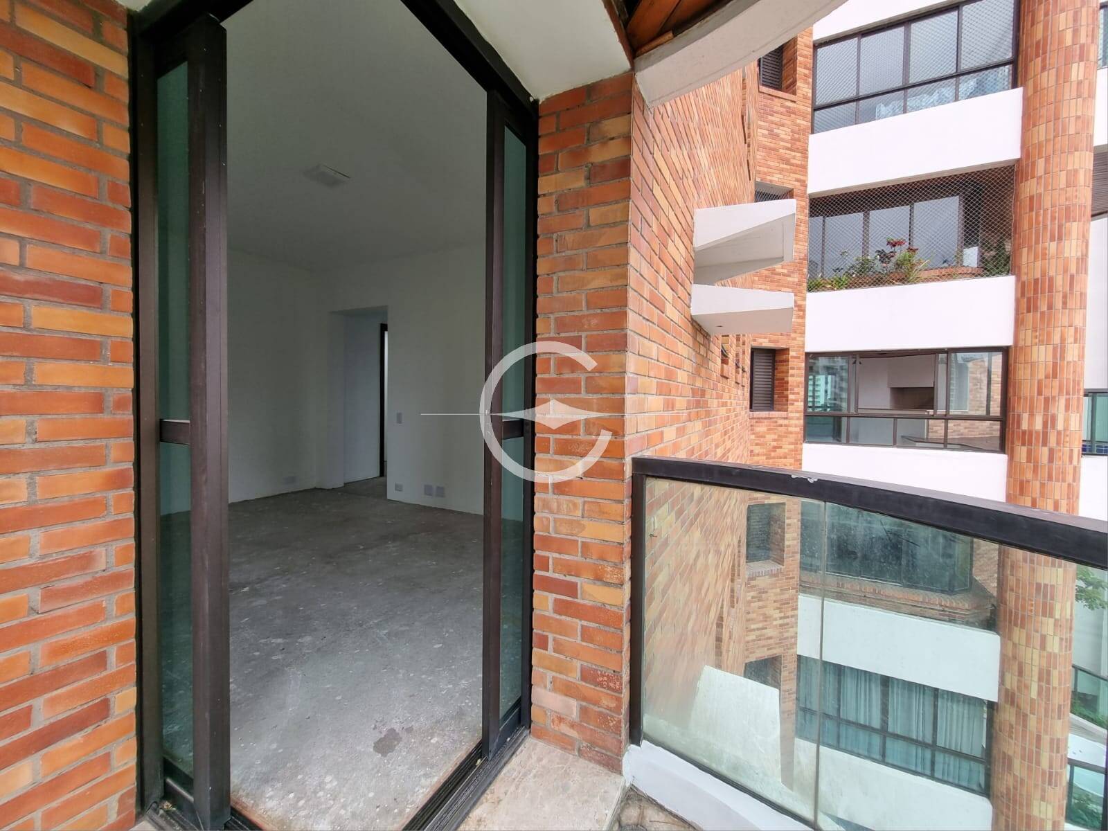 Apartamento à venda com 4 quartos, 236m² - Foto 12