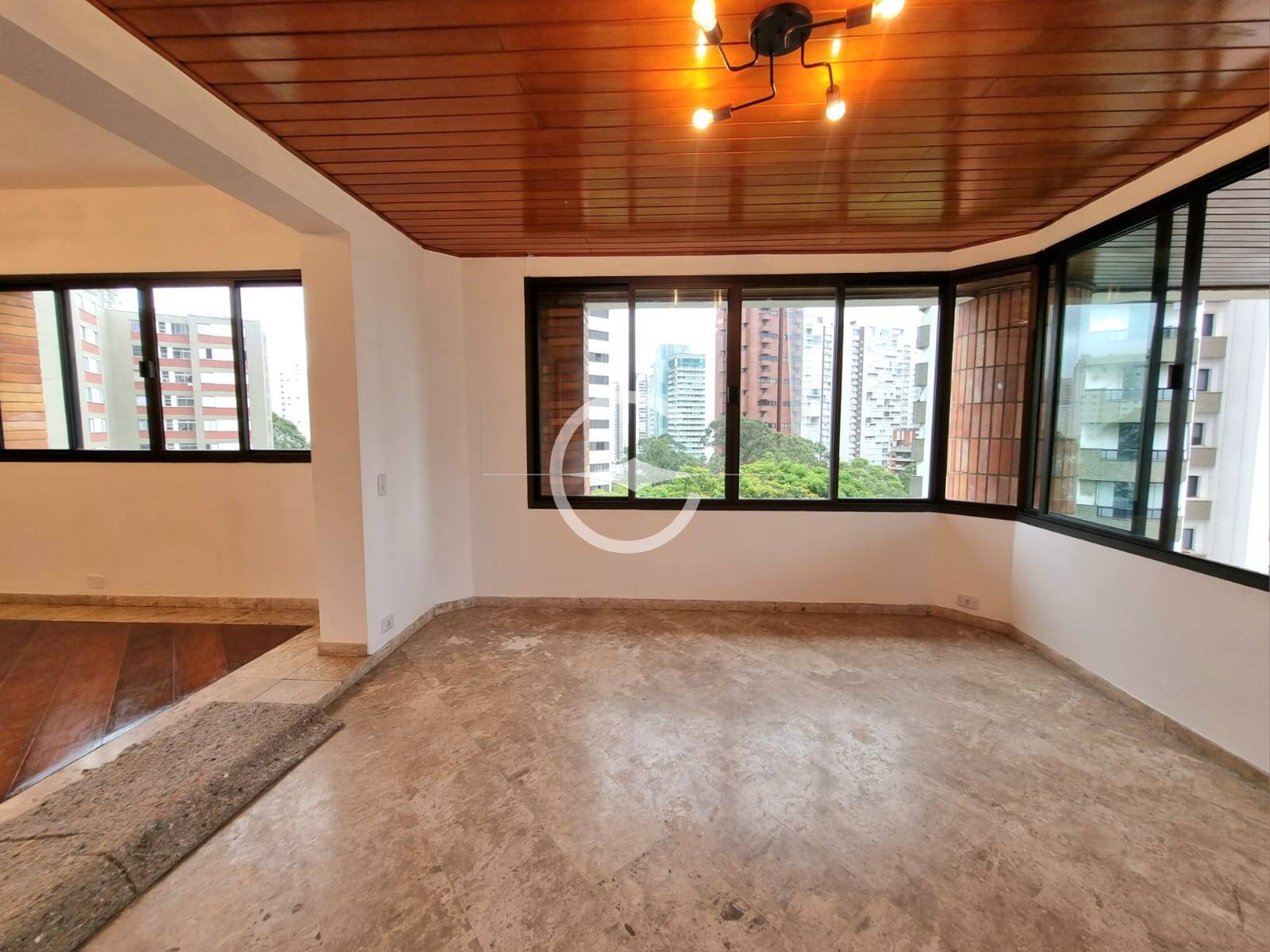 Apartamento à venda com 4 quartos, 236m² - Foto 4