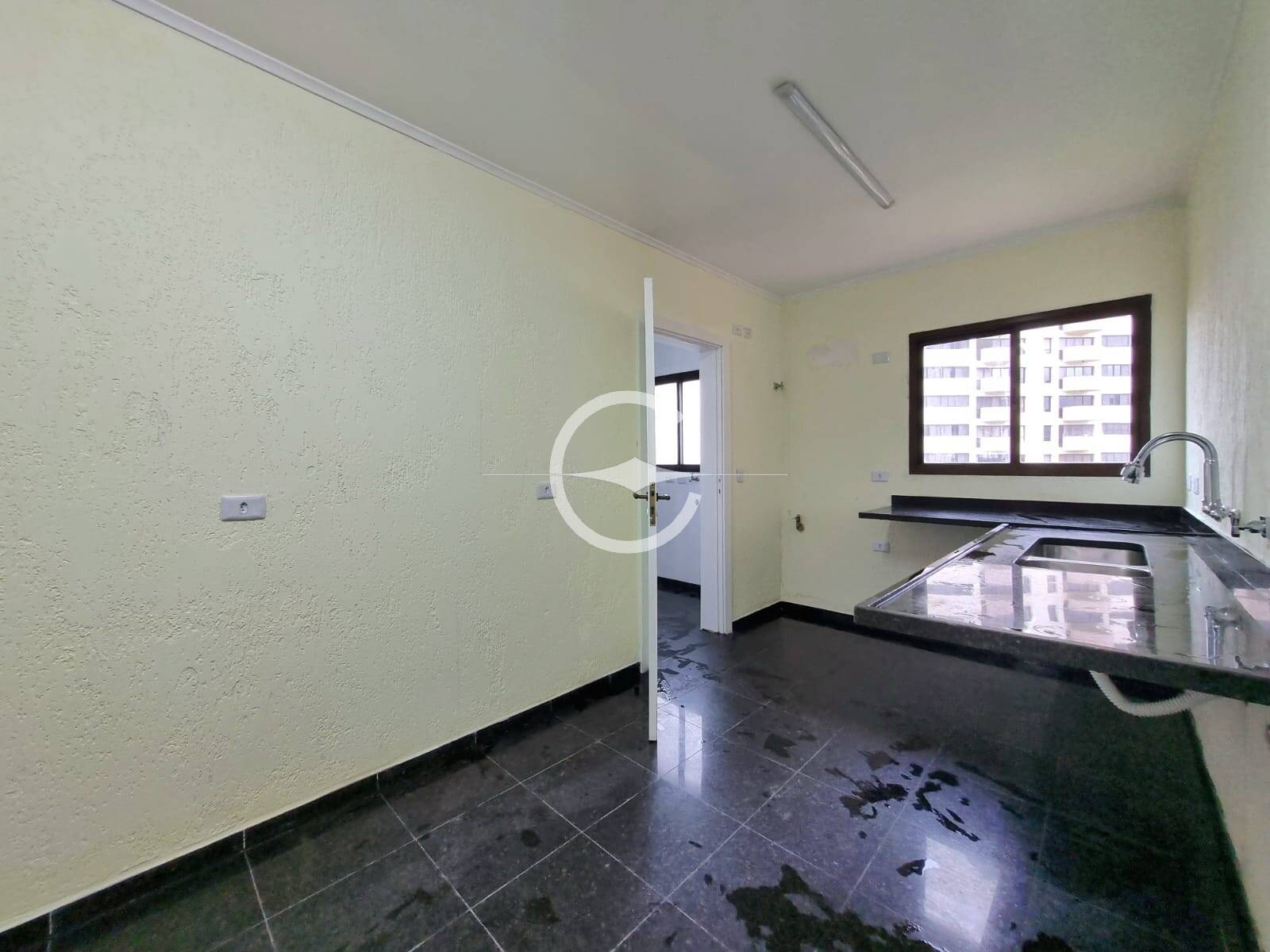 Apartamento à venda com 4 quartos, 236m² - Foto 22