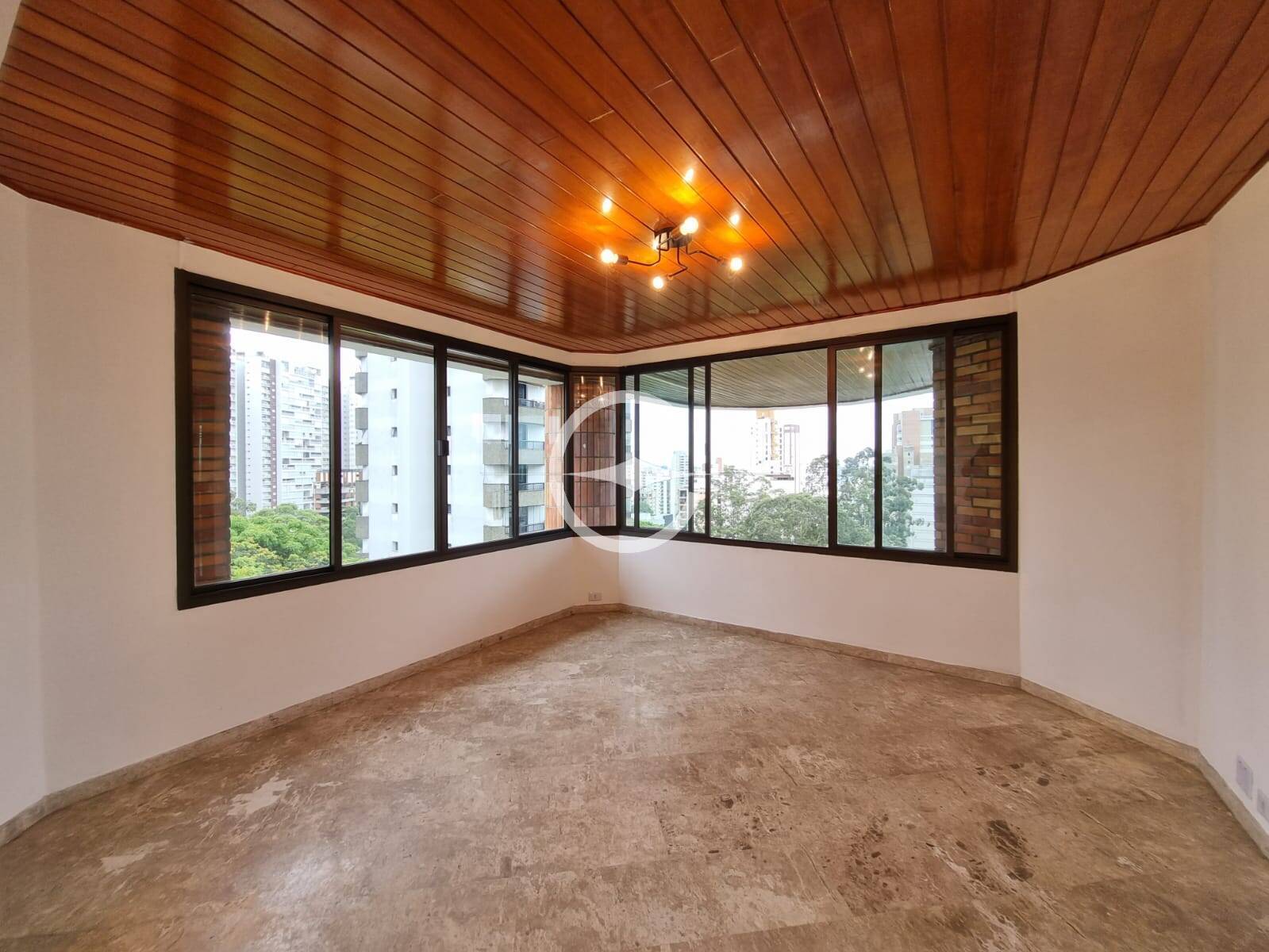 Apartamento à venda com 4 quartos, 236m² - Foto 13