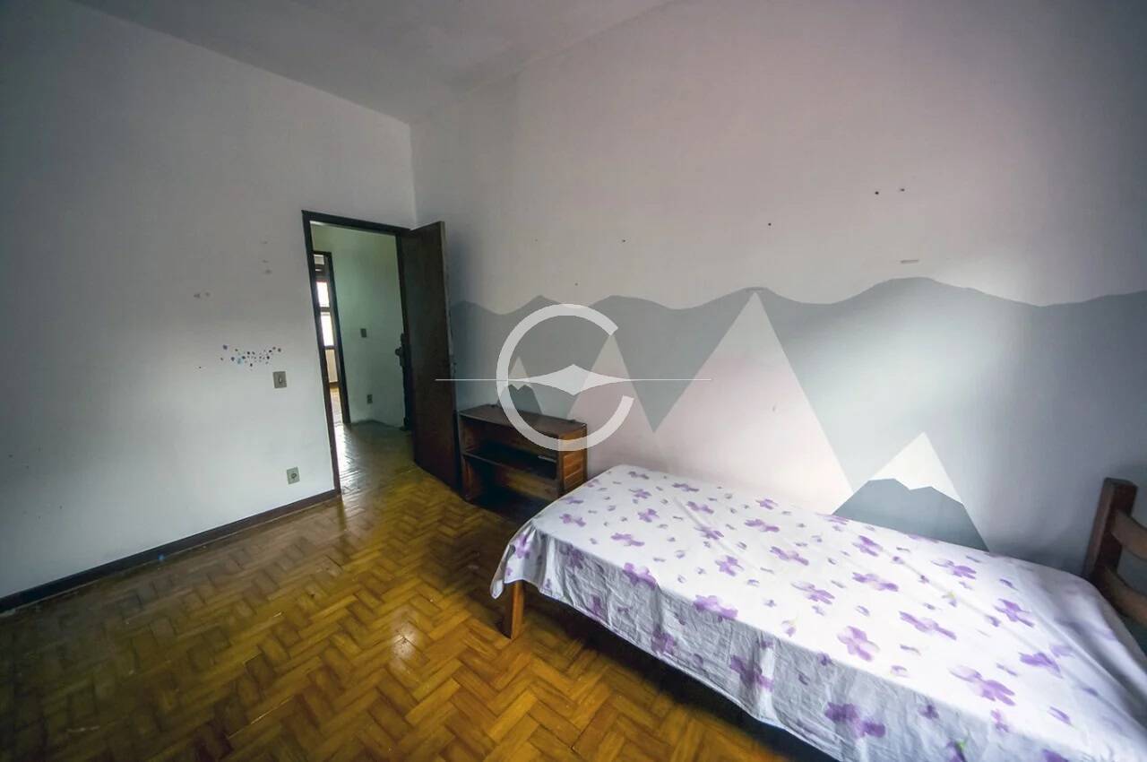 Casa à venda e aluguel com 3 quartos, 200m² - Foto 4